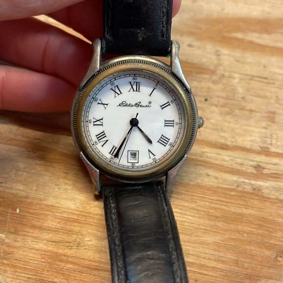 Eddie Bauer Mens watch. It needs a battery to work - Picture 3 of 9